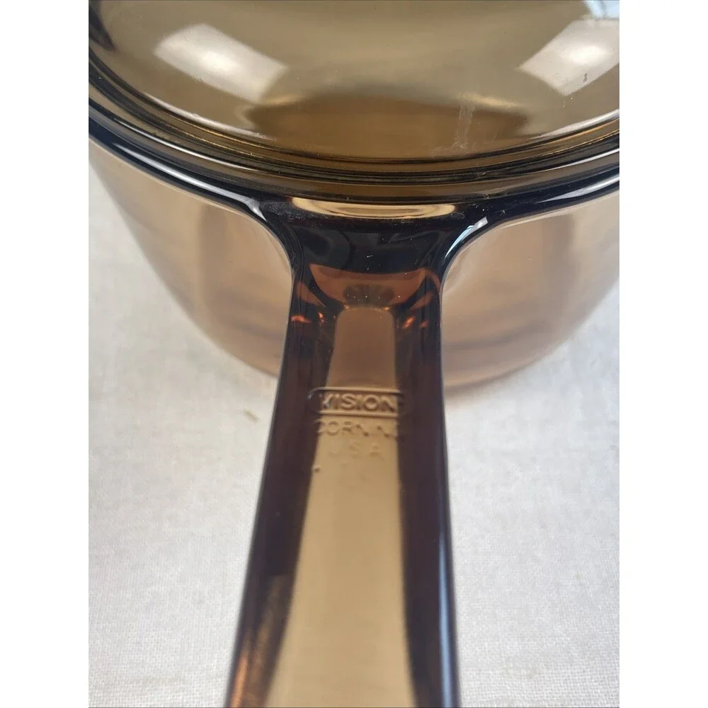 Pyrex Vision Corning Amber 1 Liter Sauce Pot with Spout and Lid V-1-C